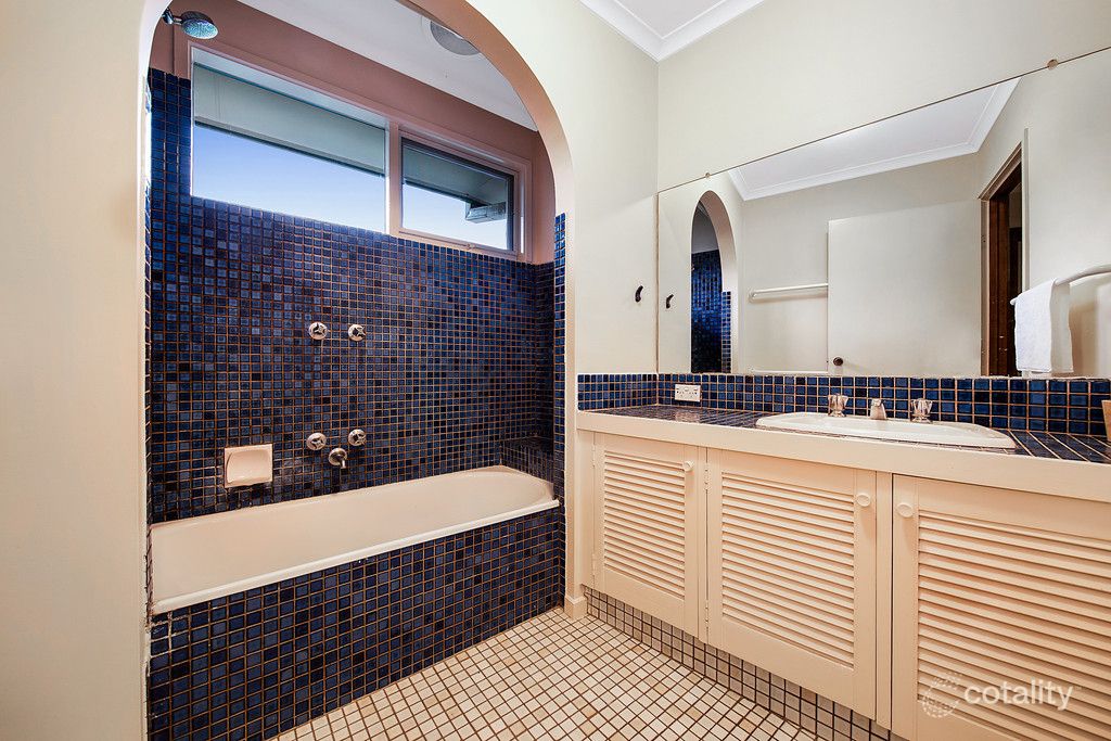 19 Sampson Dr, Mount Waverley, VIC 3149