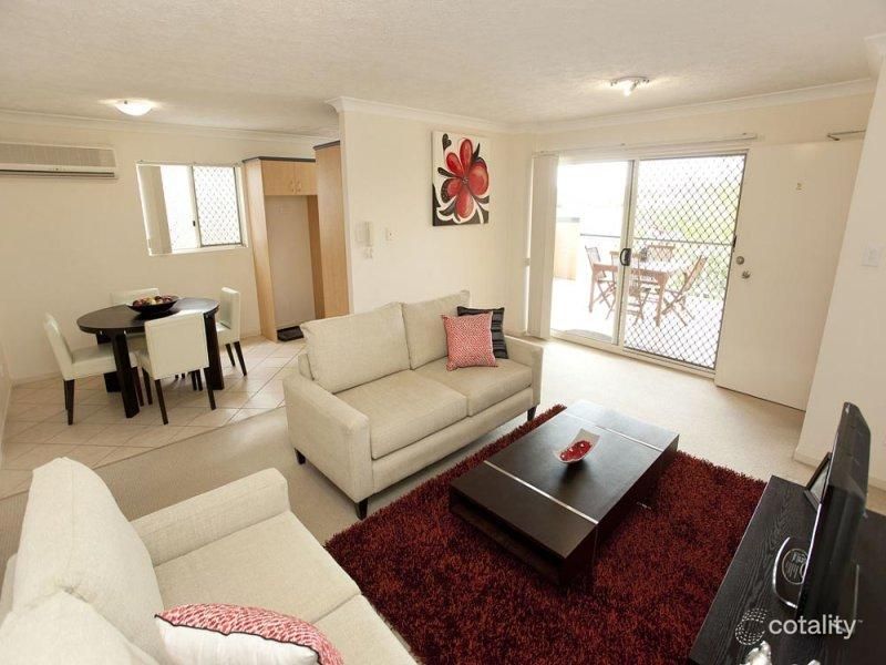 2/18 Dorinda St, Greenslopes, QLD 4120