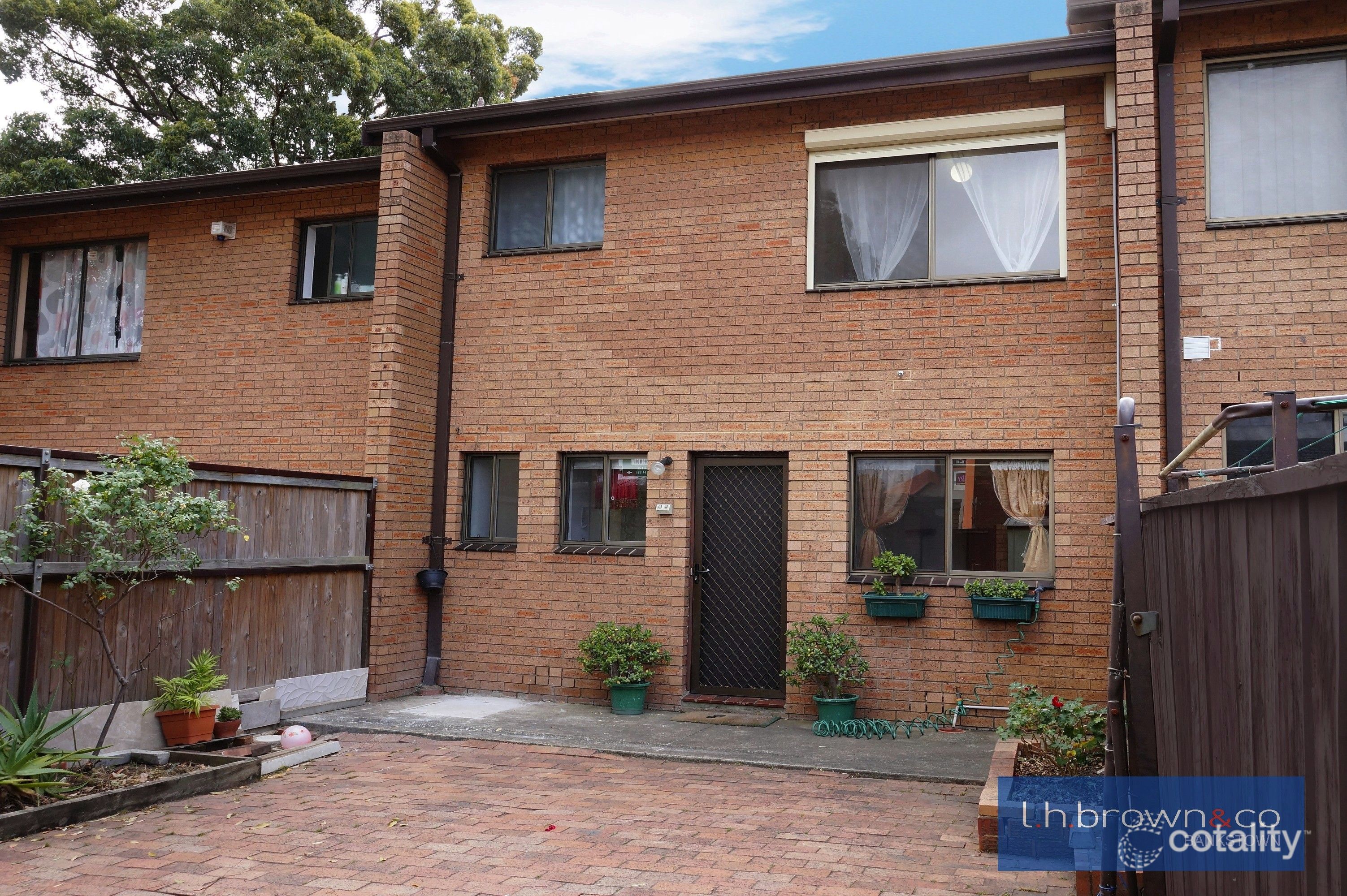 2/11 Rookwood Rd, Yagoona, NSW 2199