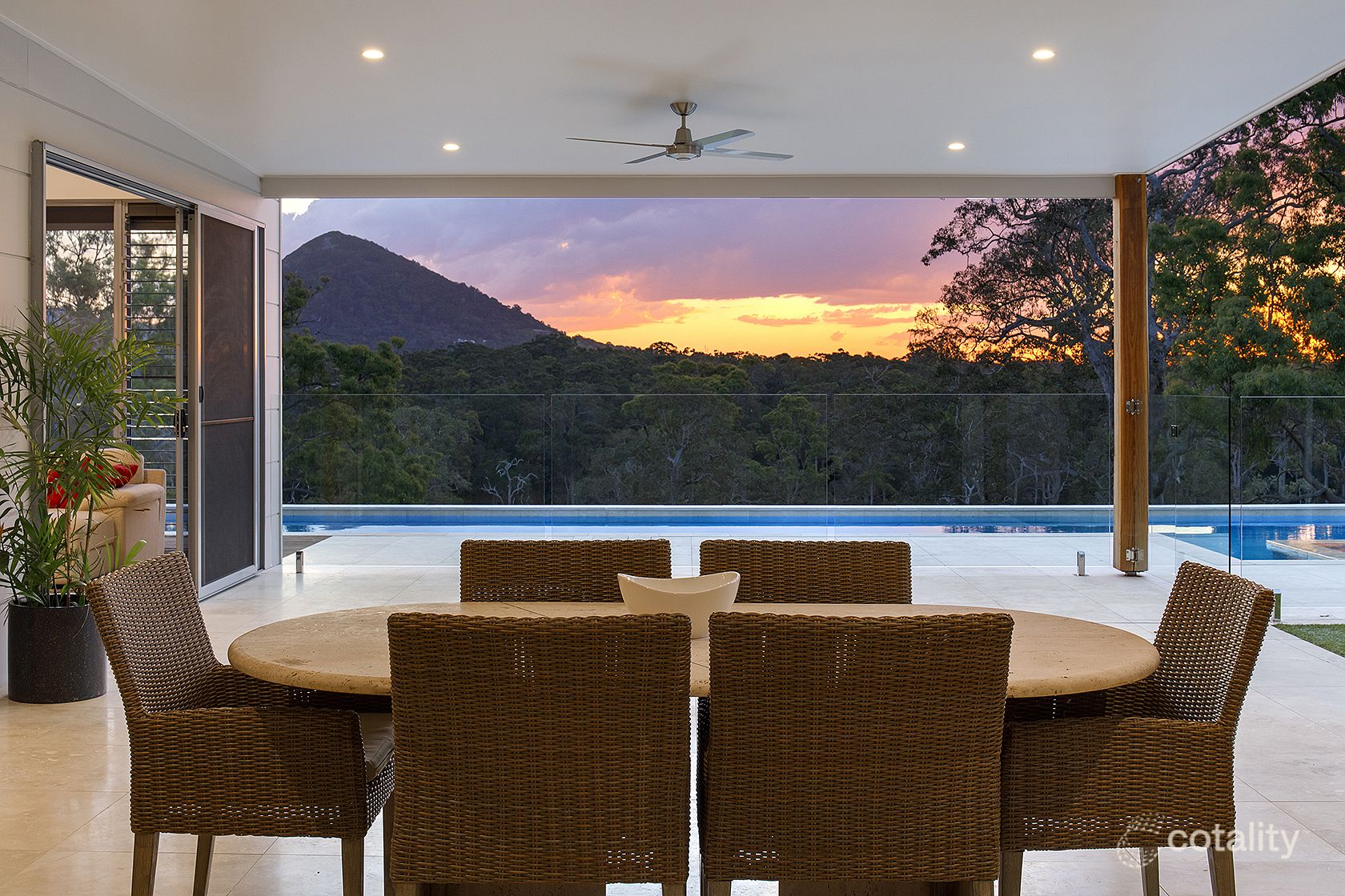 307 Dath Henderson Rd, Tinbeerwah, QLD 4563