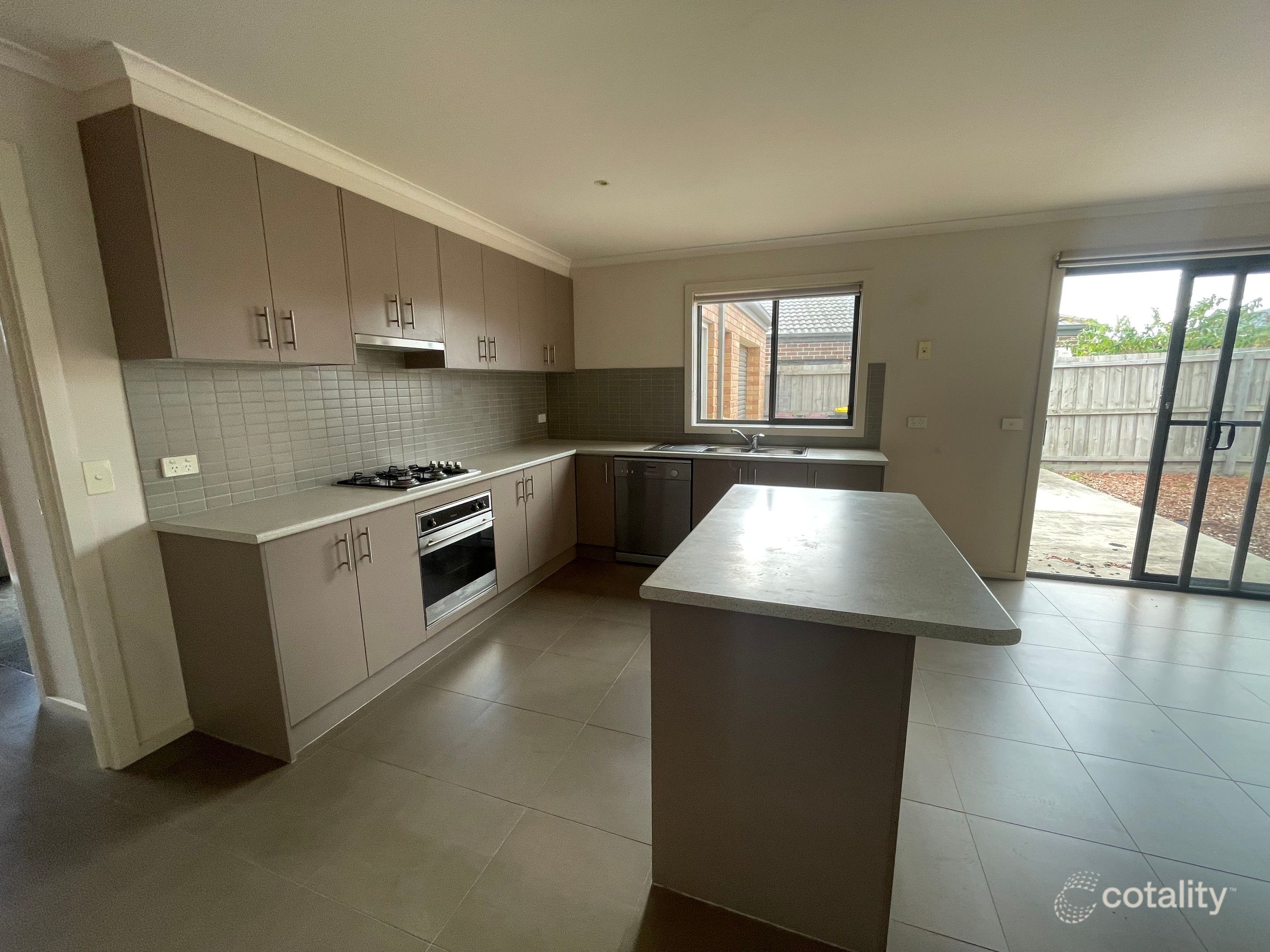 2 Seaspray Ct, Indented Head, VIC 3223