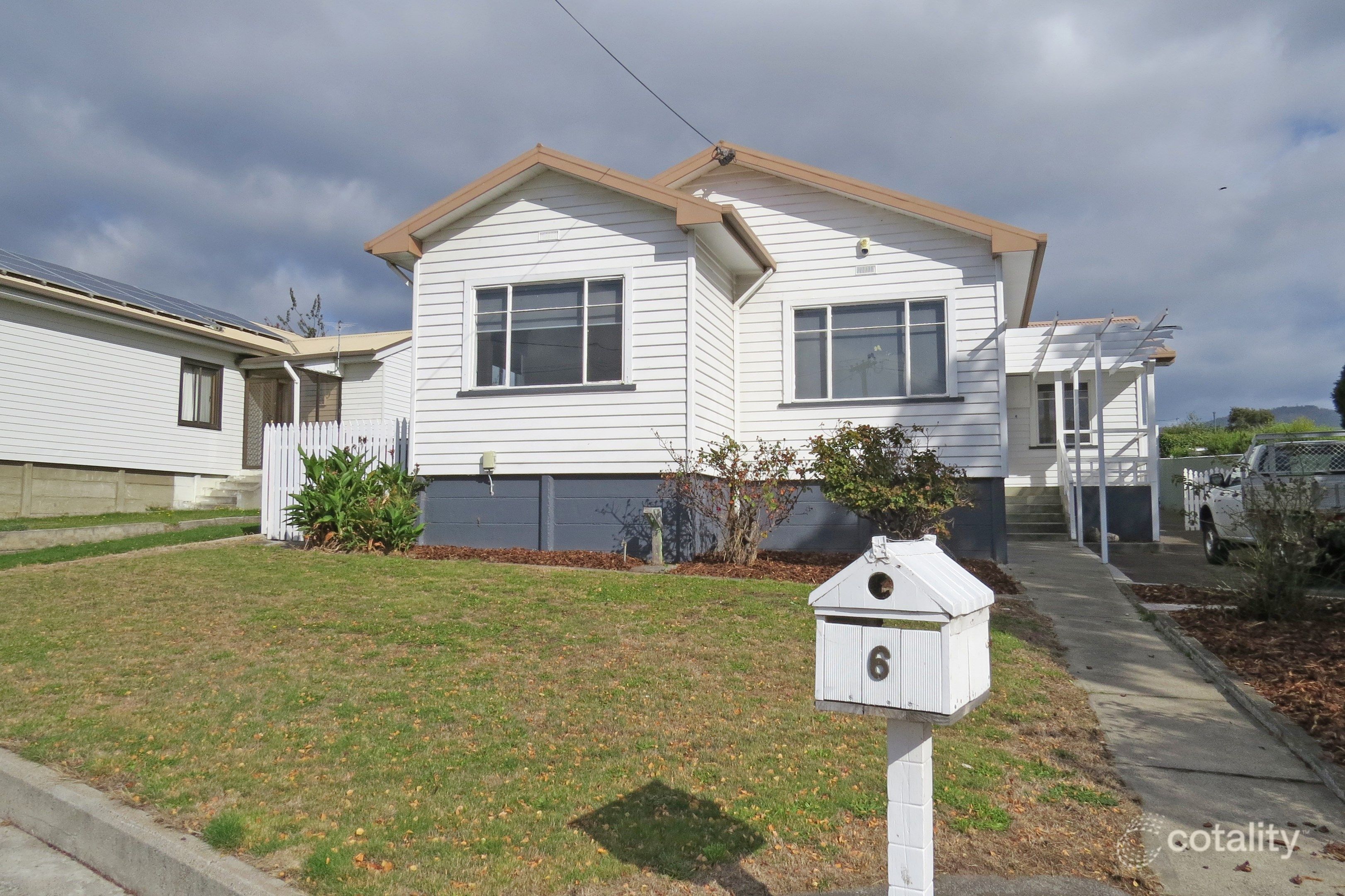 6 Fenwick Cres, Derwent Park, TAS 7009