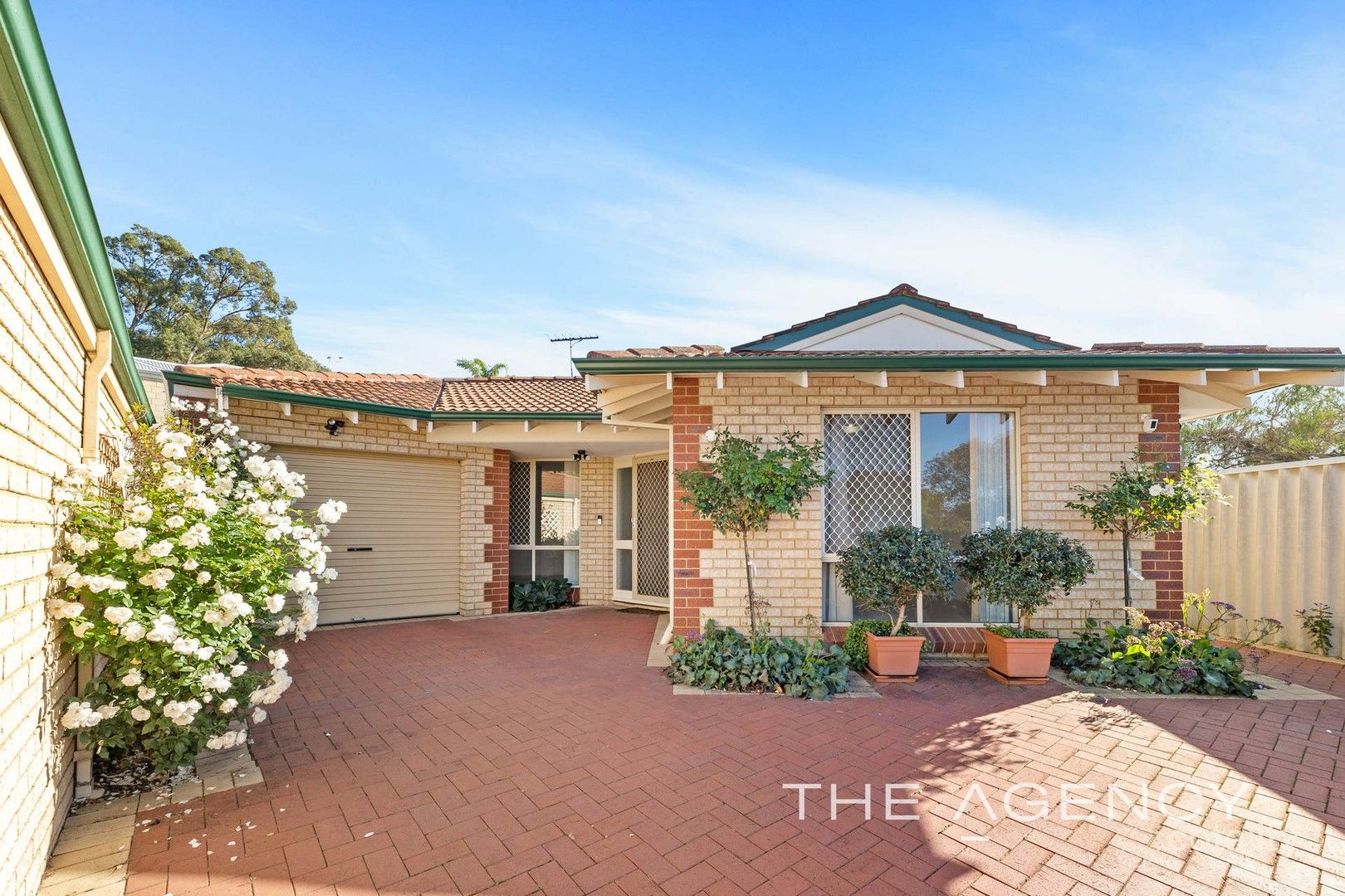15a Gumina Pl, Lake Coogee, WA 6166