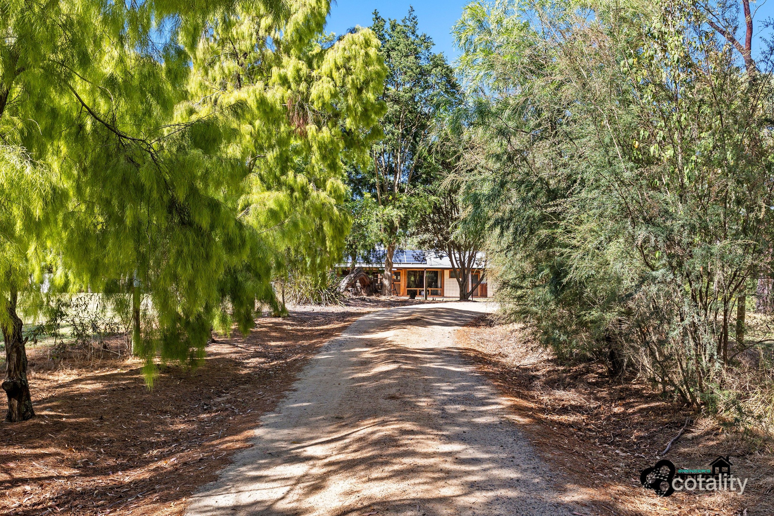 345 Henrys Rd, Loch, VIC 3945