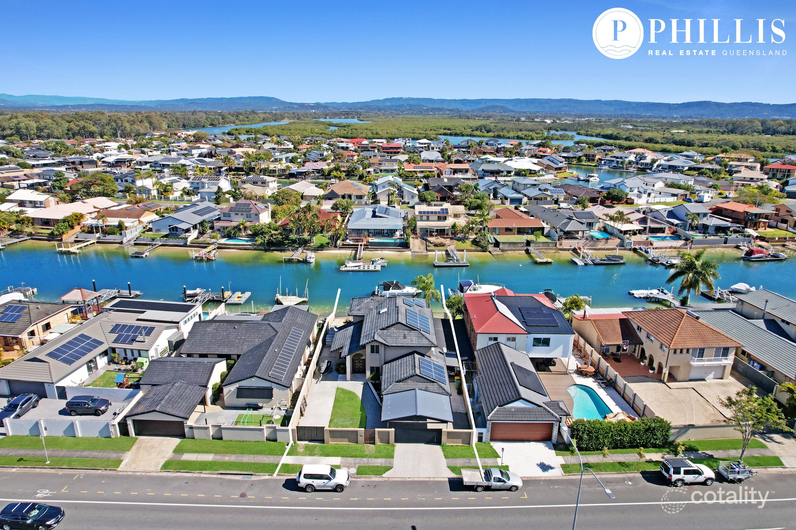 66 Oxley Dr, Paradise Point, QLD 4216