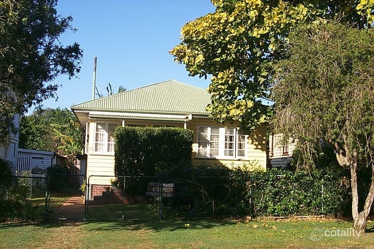 17 Bunton St, Scarborough, QLD 4020