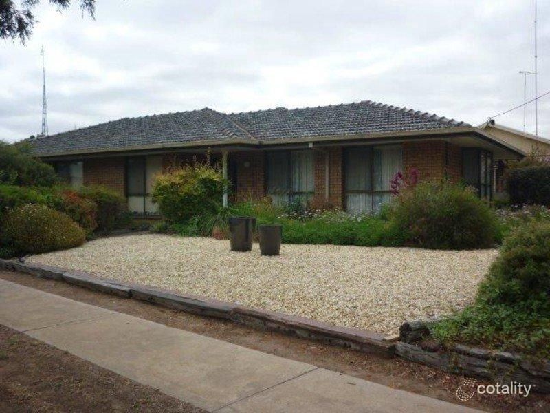 26 Craig Ave, Warracknabeal, VIC 3393