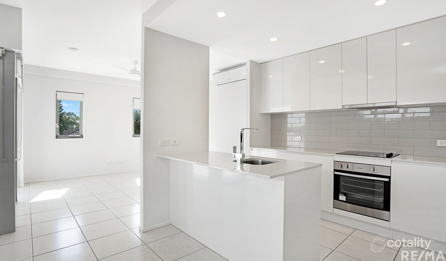 7/101 Pohlman St, Southport, QLD 4215