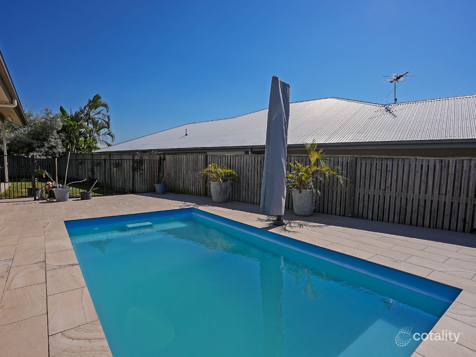 9 Channel St, Bushland Beach, QLD 4818