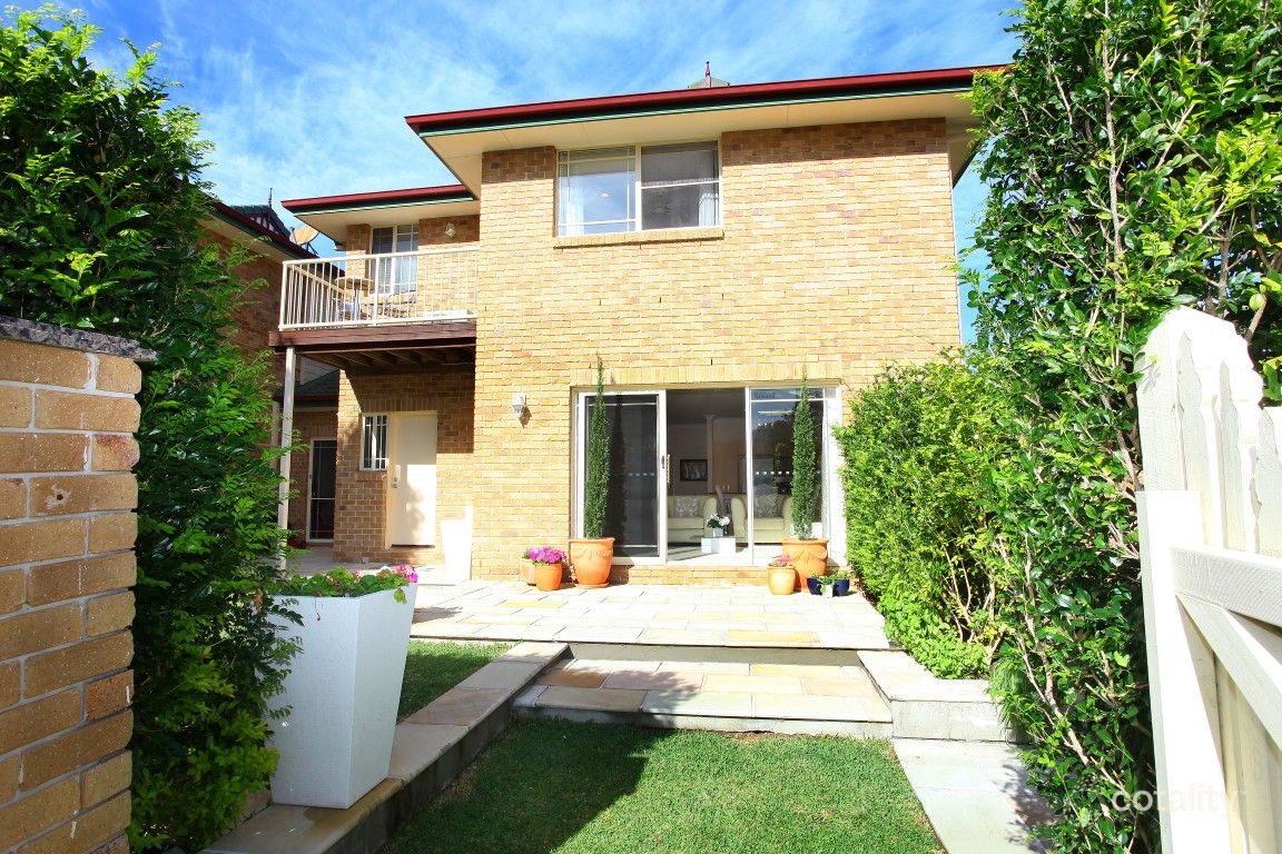 1/18 Charlton St, Southport, QLD 4215