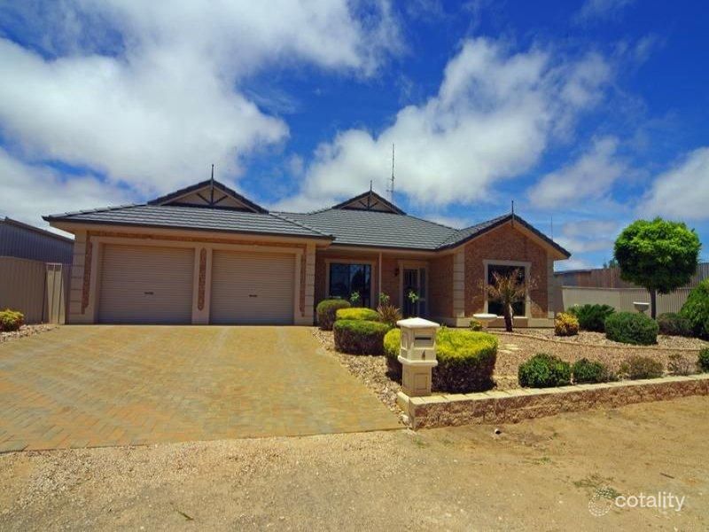 4 Carlisle St, Moonta Bay, SA 5558