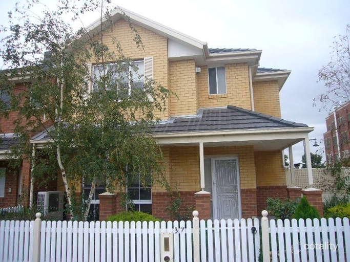 37 Village Way, Maribyrnong, VIC 3032