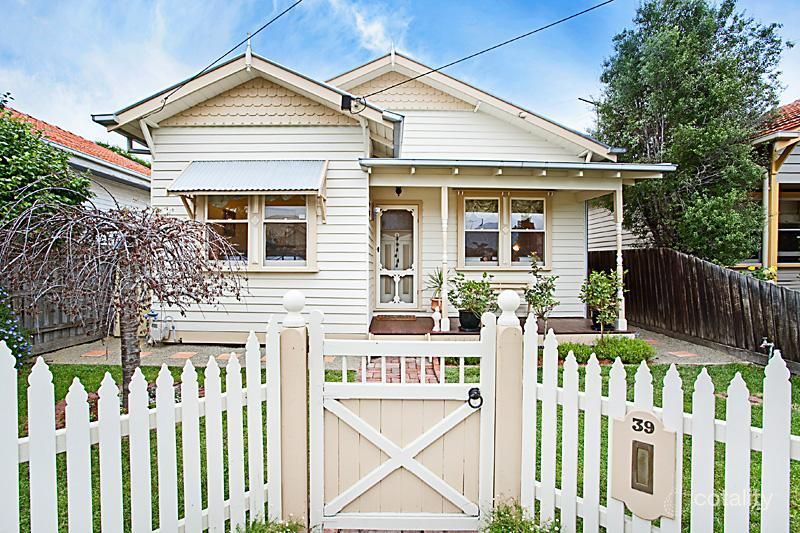 39 River St, Newport, VIC 3015