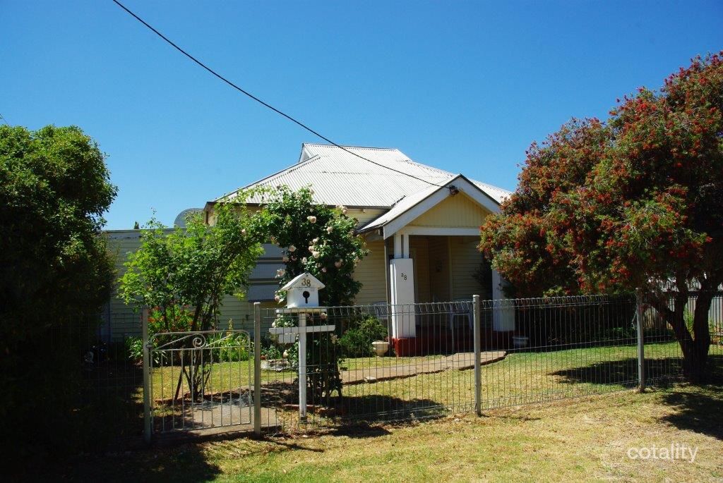 38 Simpson St, Wellington, NSW 2820