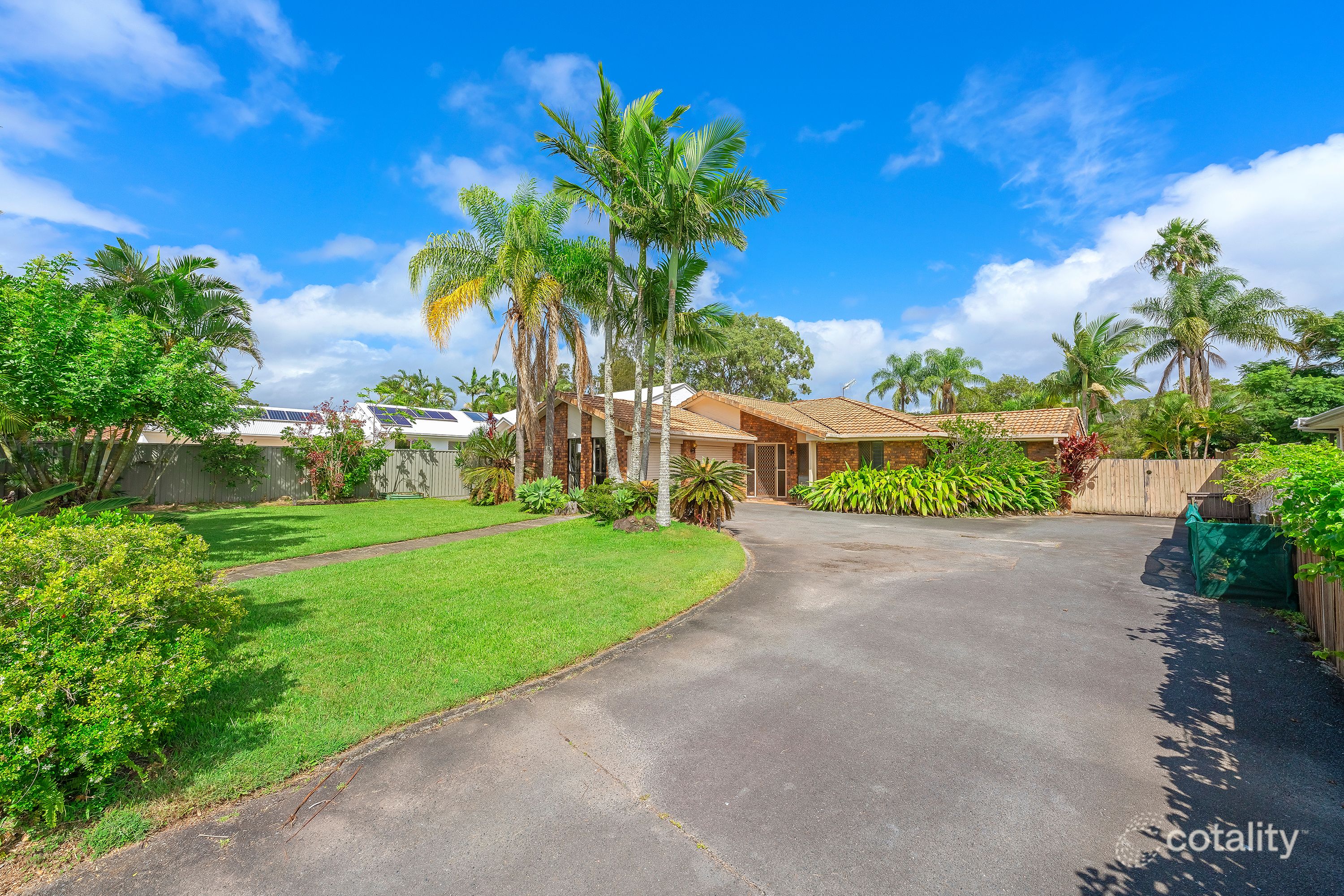 21 Chown Ave, Currumbin Waters, QLD 4223