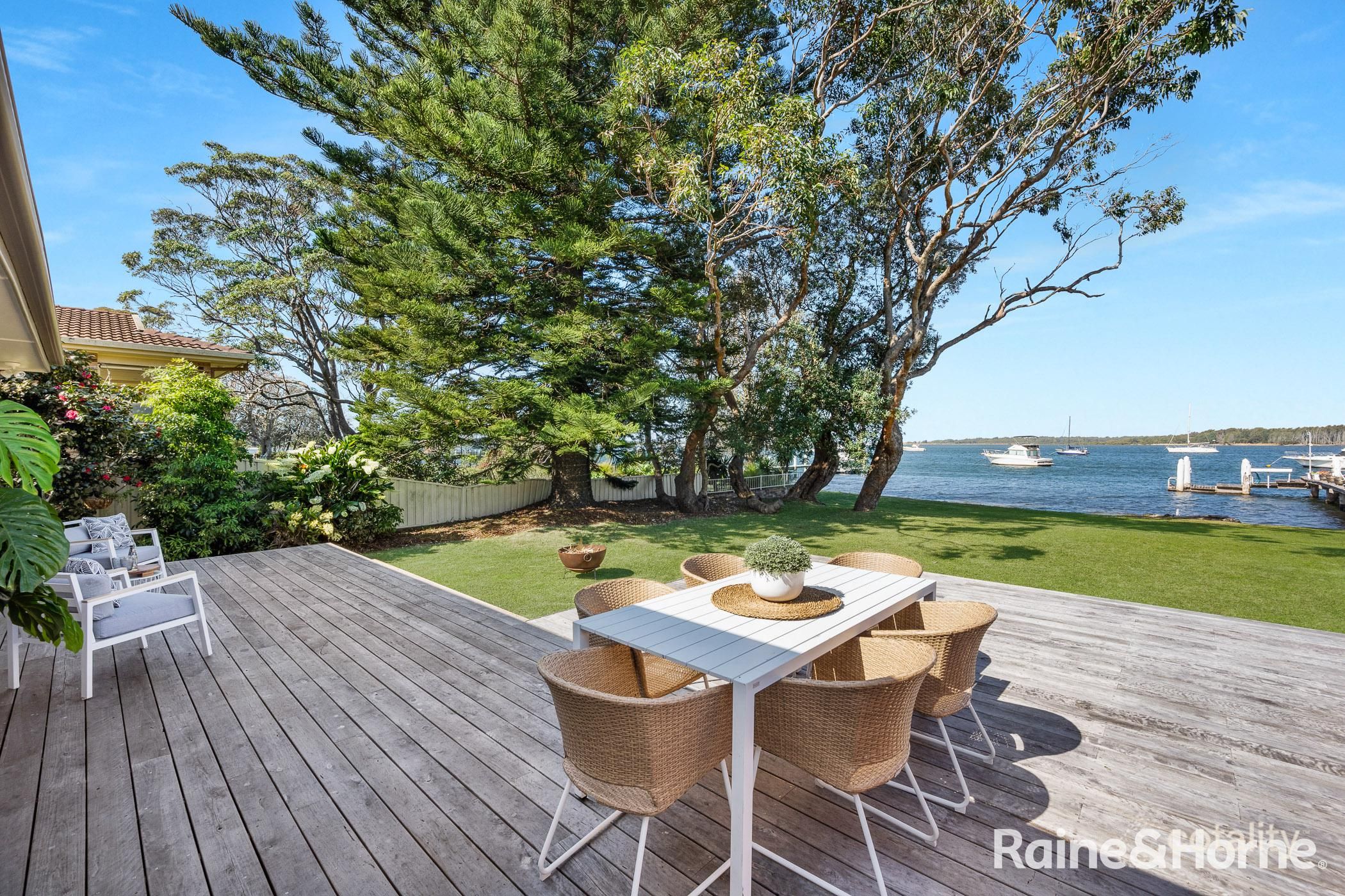 42 Hay Ave, Shoalhaven Heads, NSW 2535