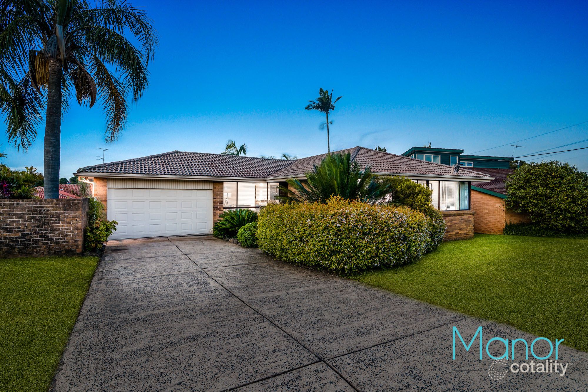 102 Caroline Chisholm Dr, Winston Hills, NSW 2153