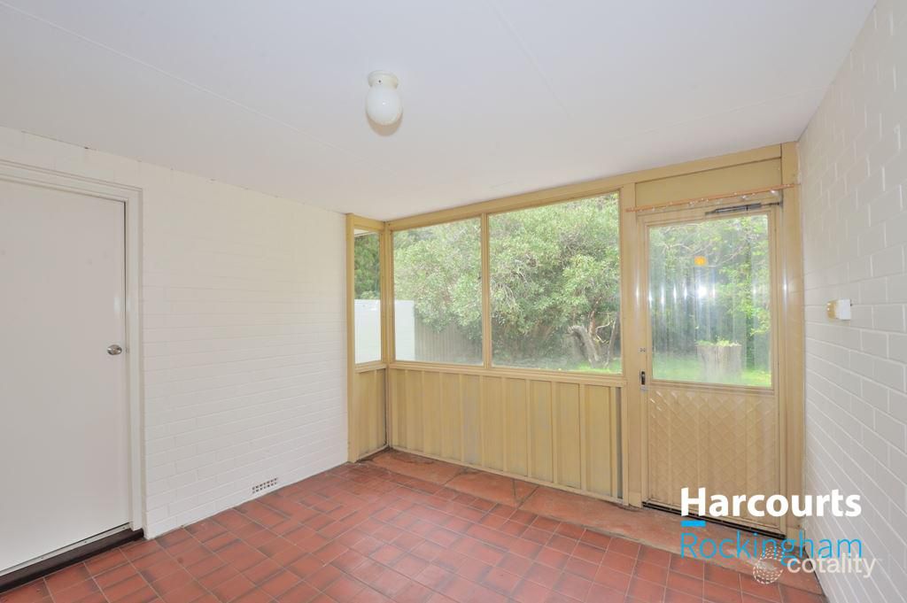 102 Gloucester Cres, Shoalwater, WA 6169