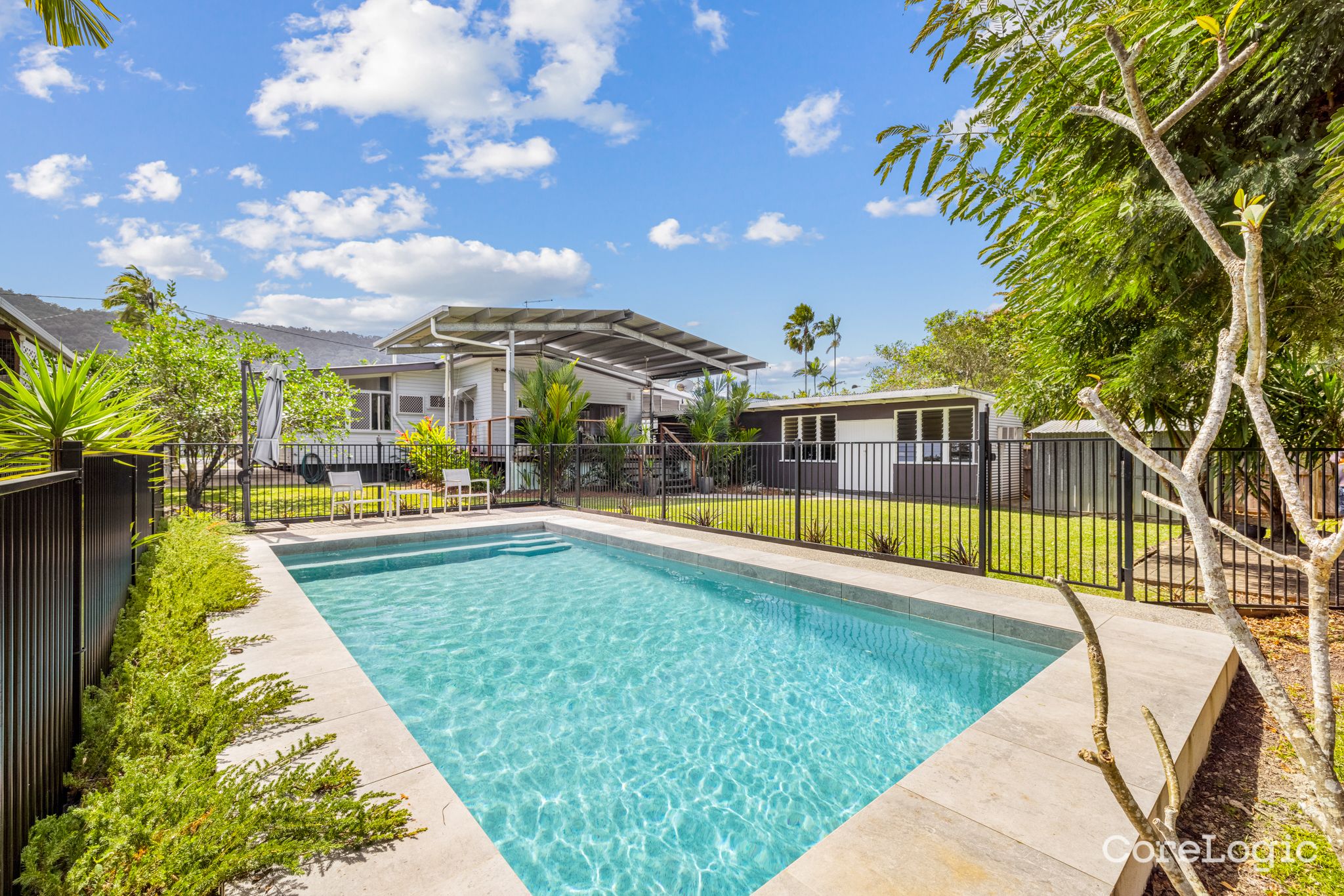 143 Greenslopes St, Edge Hill, QLD 4870