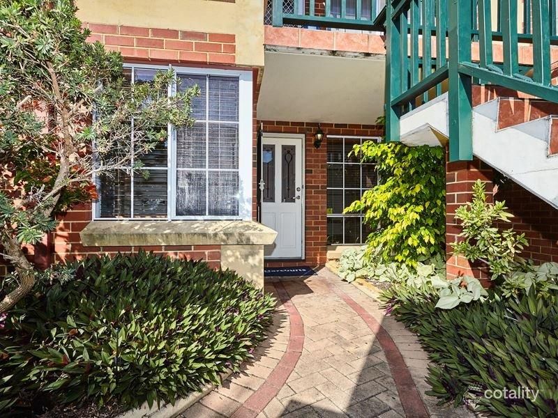 2/6 Paddington Ct, Bibra Lake, WA 6163