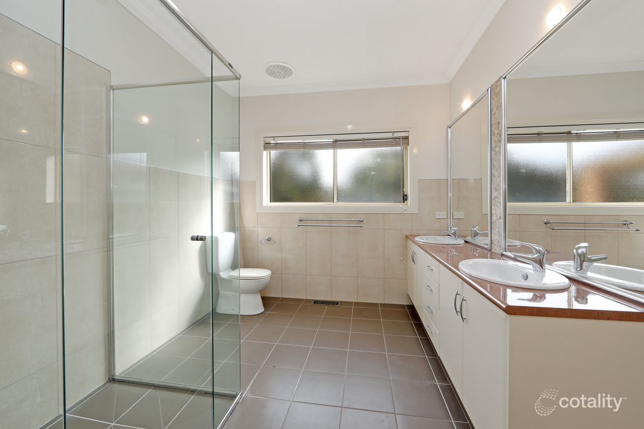 2 Clayden Rise, Lysterfield, VIC 3156