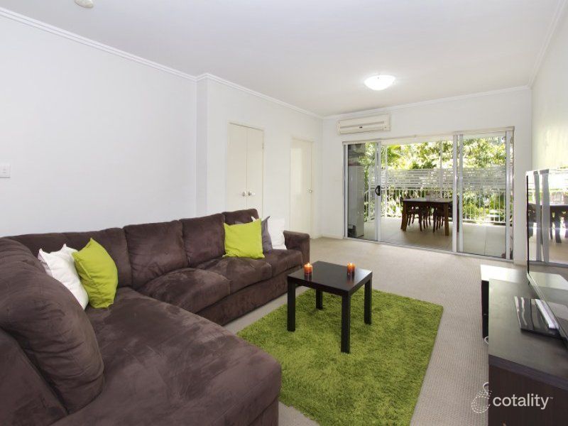 1/320 Wynnum Rd, Norman Park, QLD 4170