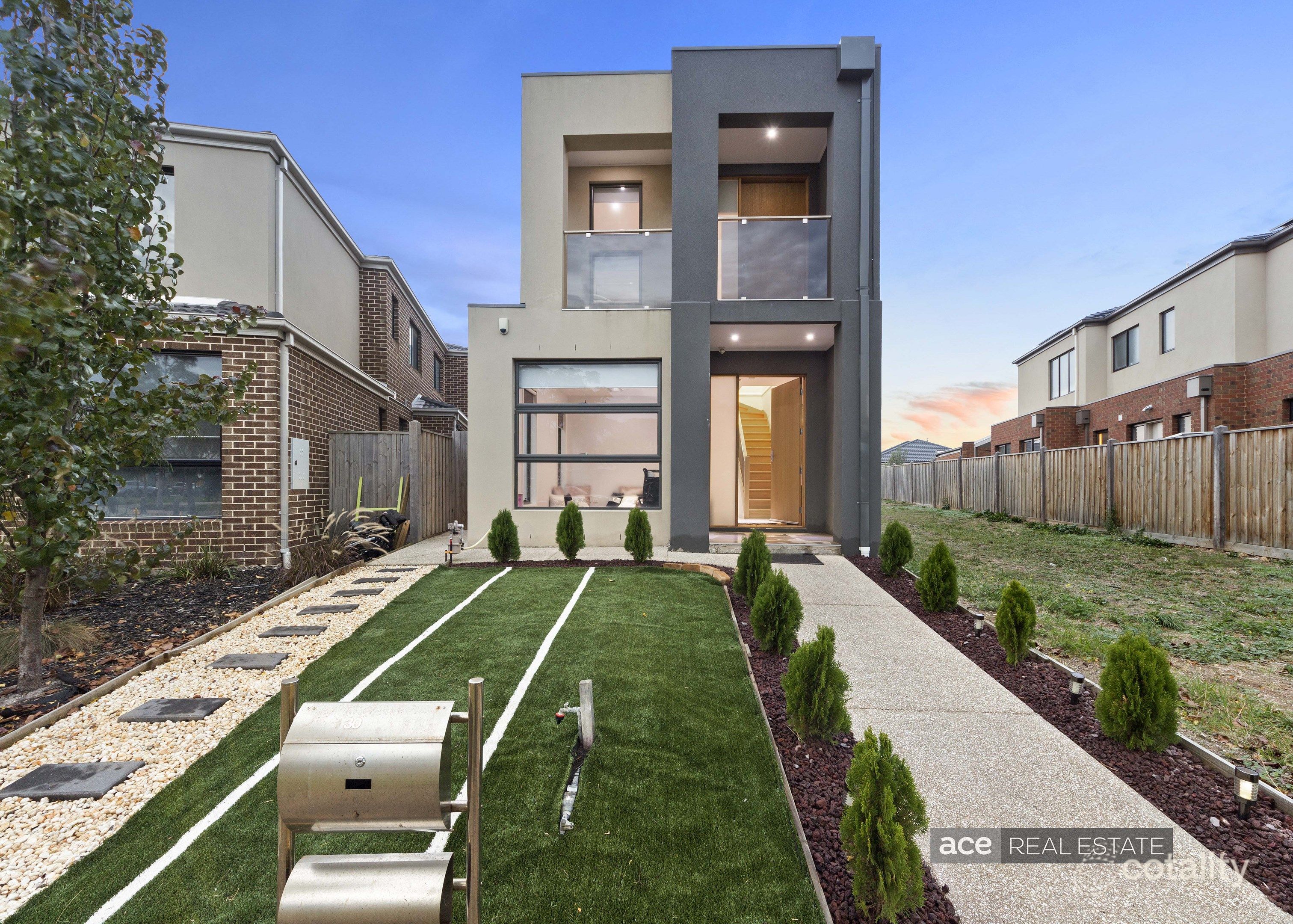 30 Bushlark Cres, Williams Landing, VIC 3027