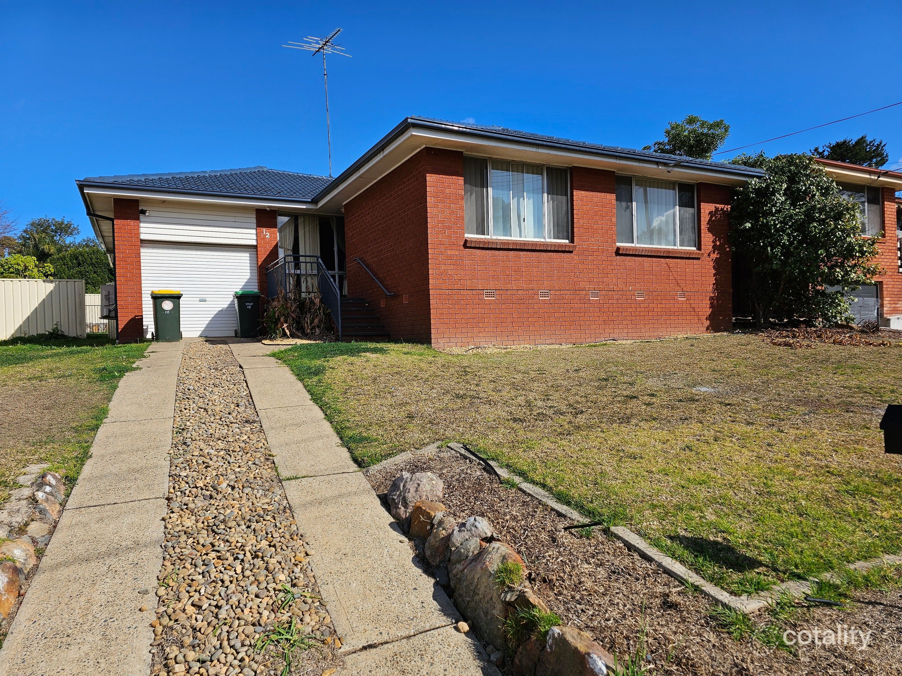 12 Valinda Cres, Campbelltown, NSW 2560