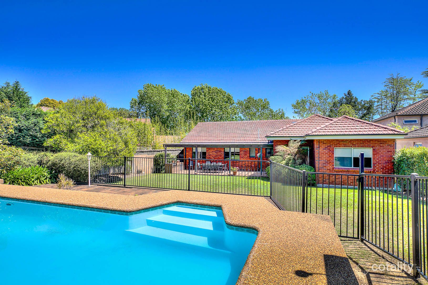 9 Warrabina Ave, St Ives, NSW 2075