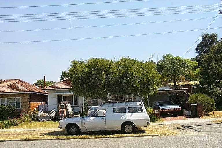 17 Bradford St, Menora, WA 6050