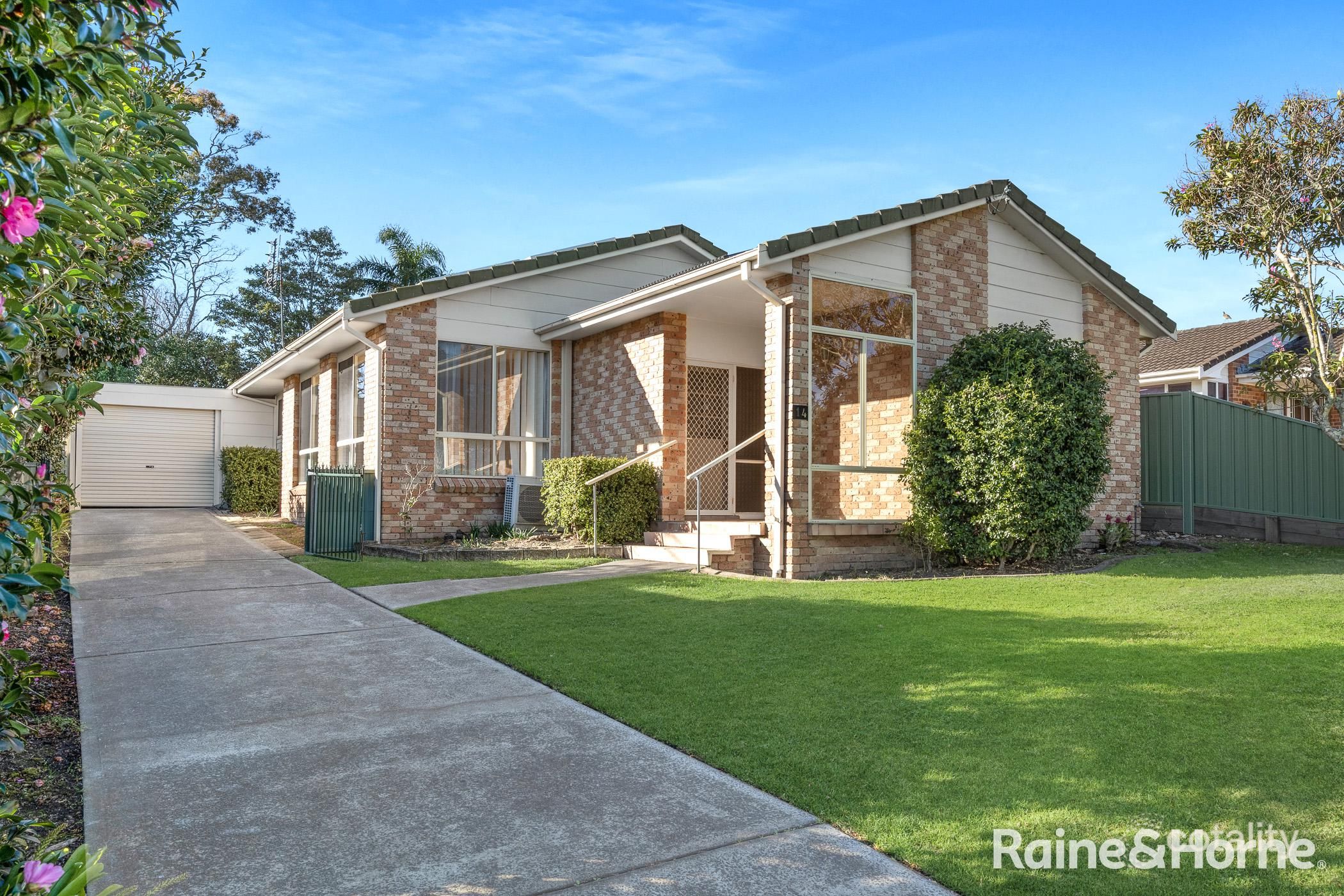14 Pyree St, Greenwell Point, NSW 2540