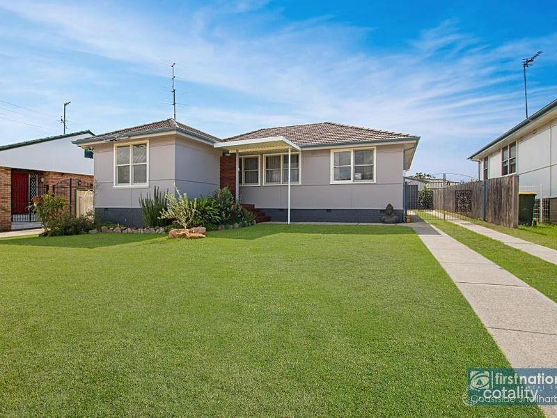 17 Woodfull St, Warilla, NSW 2528