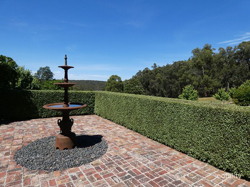 15 Hansen Creek Rd, Hoddles Creek, VIC 3139