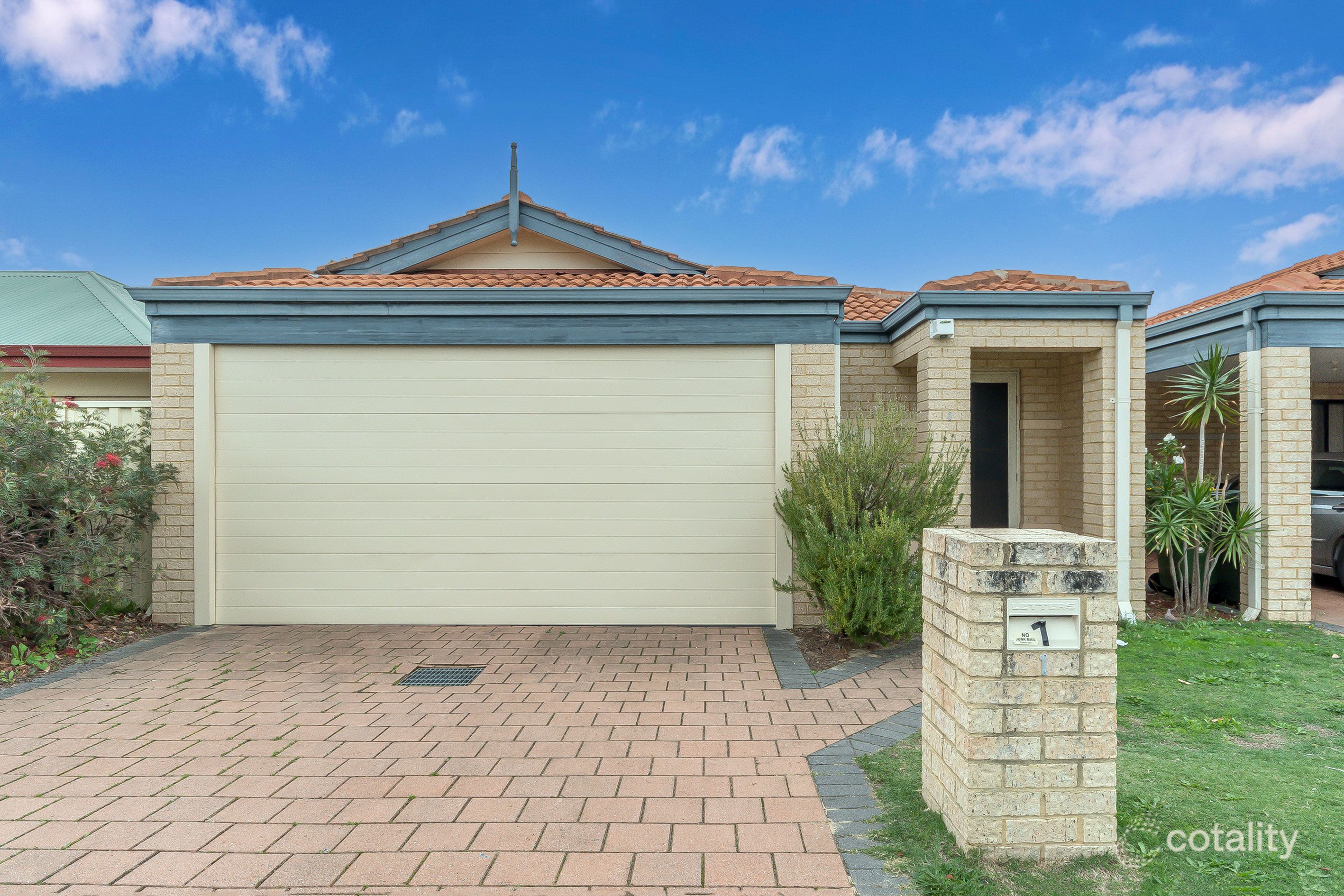 1/10-12 James St, Cannington, WA 6107