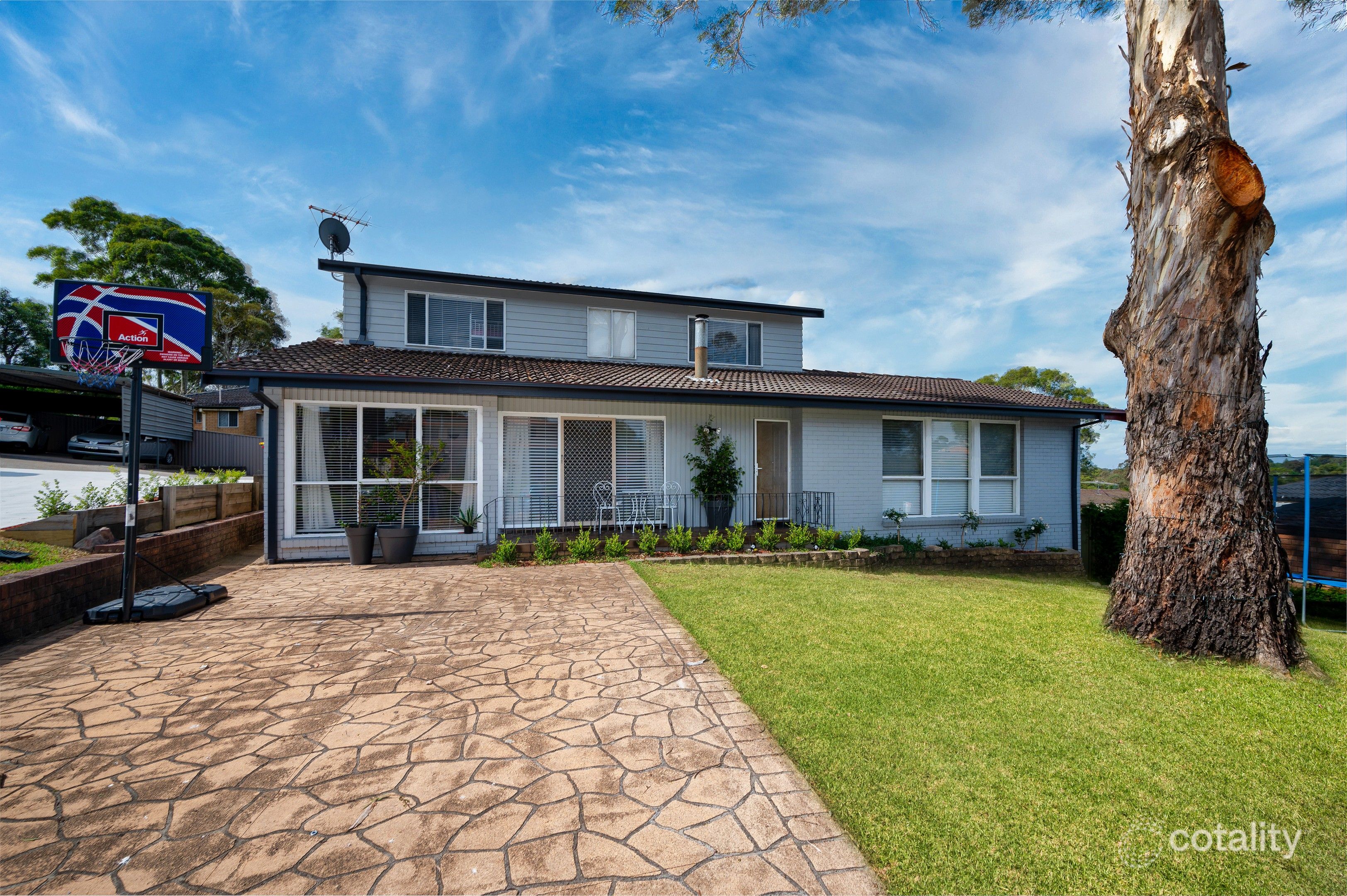 6 Yulunga Pl, Bradbury, NSW 2560