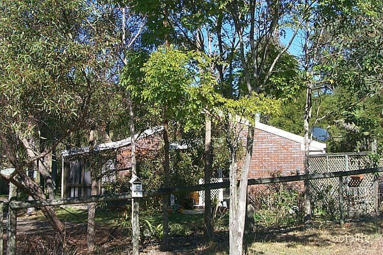 1 Beech Dr, Cashmere, QLD 4500