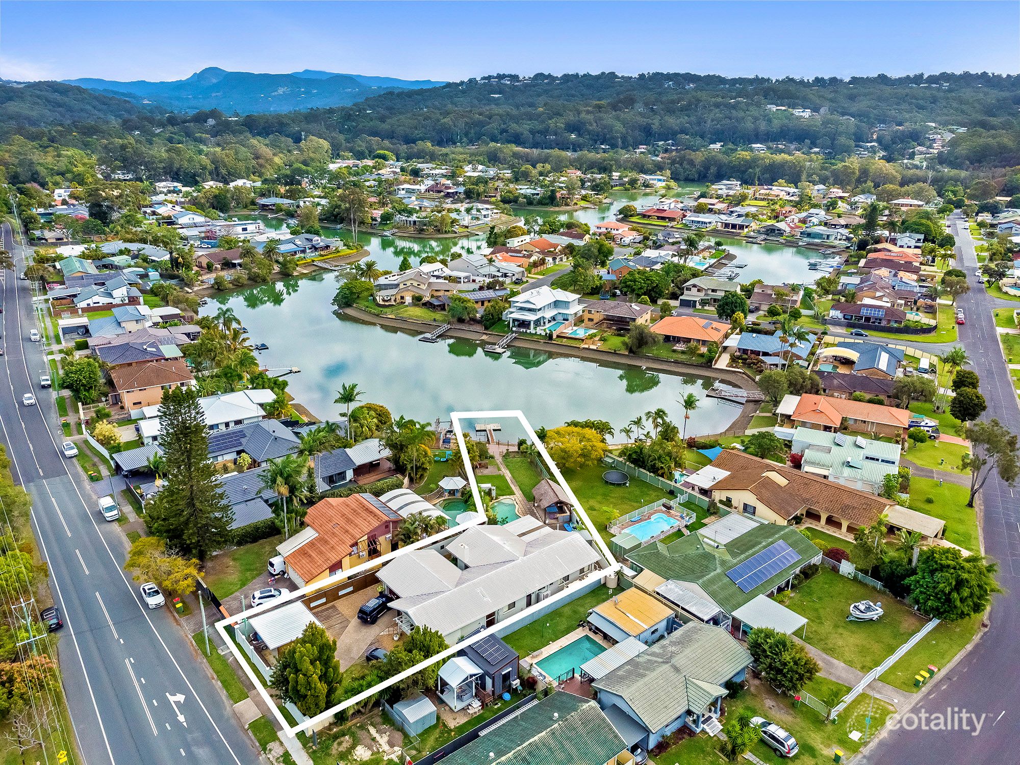 163 Currumbin Creek Rd, Currumbin Waters, QLD 4223