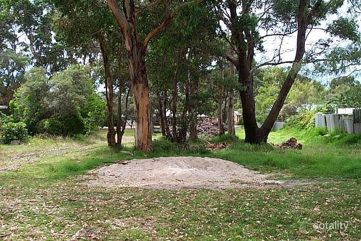 10 Spring St, Little Grove, WA 6330