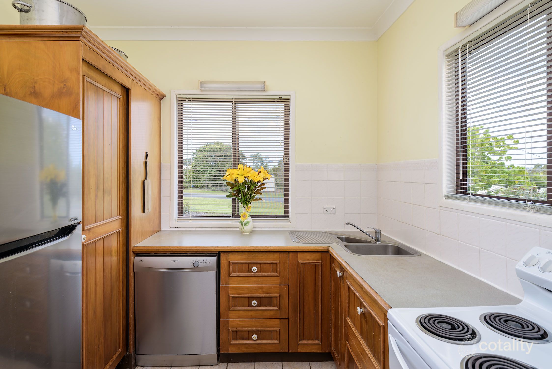 14 Tom Thumb Ct, Cooloola Cove, QLD 4580