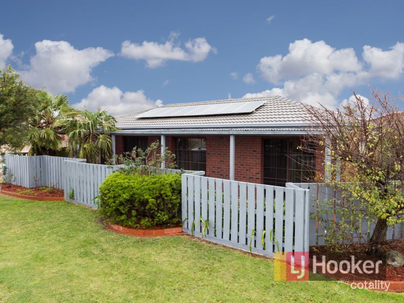6 Orlit Cl, Cranbourne North, VIC 3977