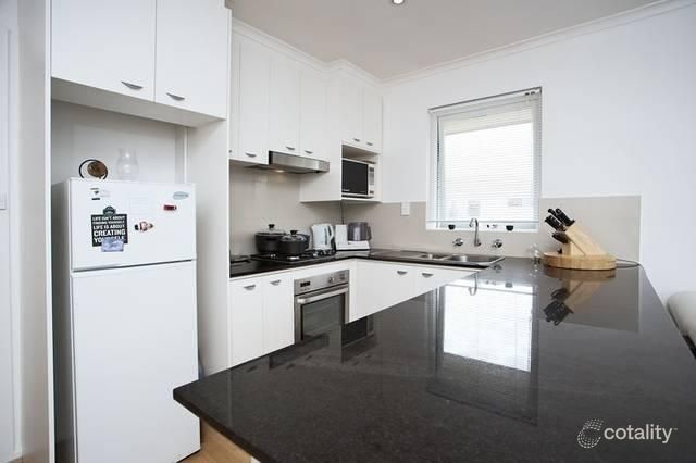 10/3 Avoca Ave, Elwood, VIC 3184