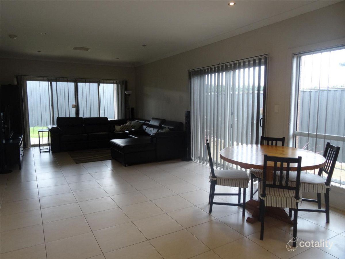 39 Bimini Cres, Mawson Lakes, SA 5095