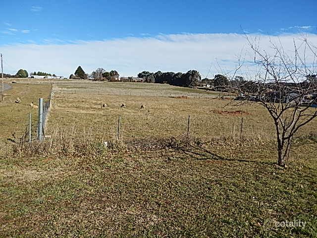 2 Clements St, Crookwell, NSW 2583