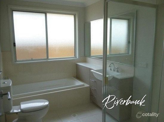 5 Sandstone Ave, Glenmore Park, NSW 2745