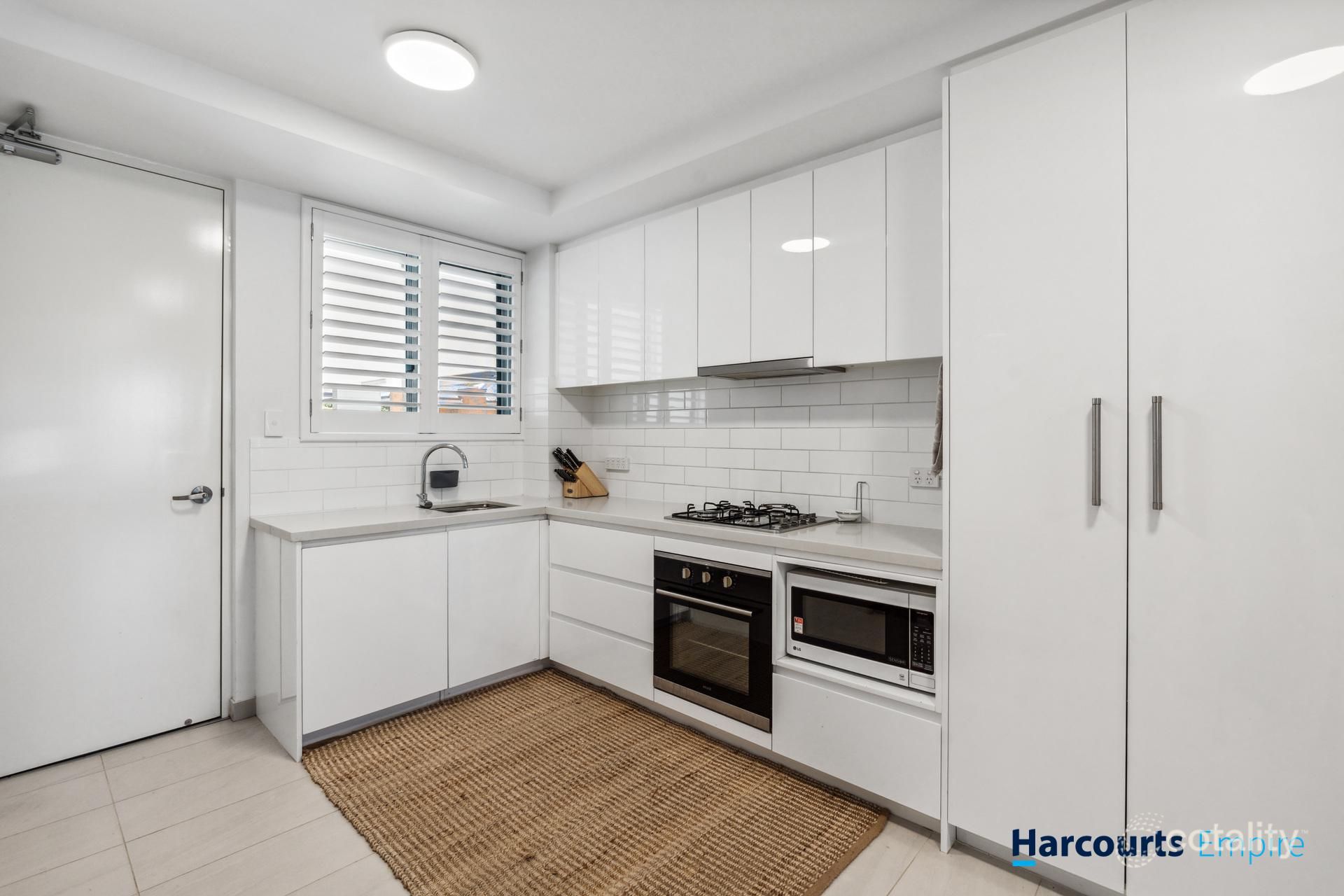 2/18 Sykes Ave, Innaloo, WA 6018