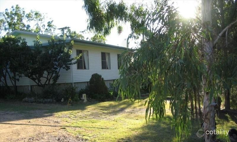 27 Lester St, Pratten, QLD 4370