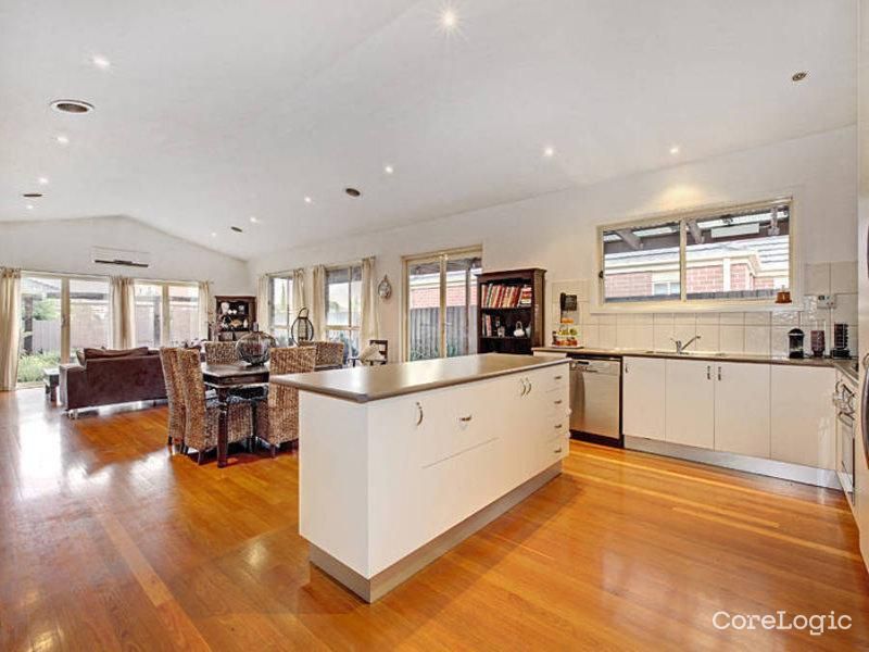 1/5 Padula Ct, Hillside, VIC 3037