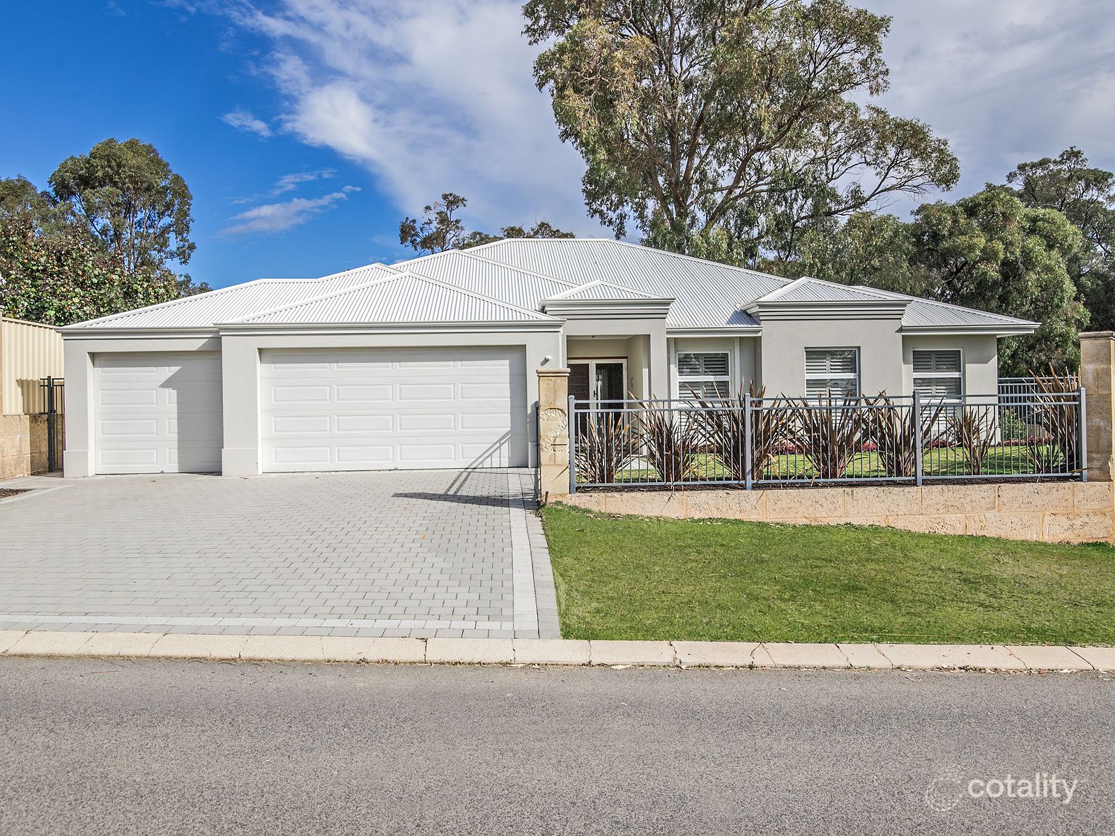2 Chetac Way, Secret Harbour, WA 6173