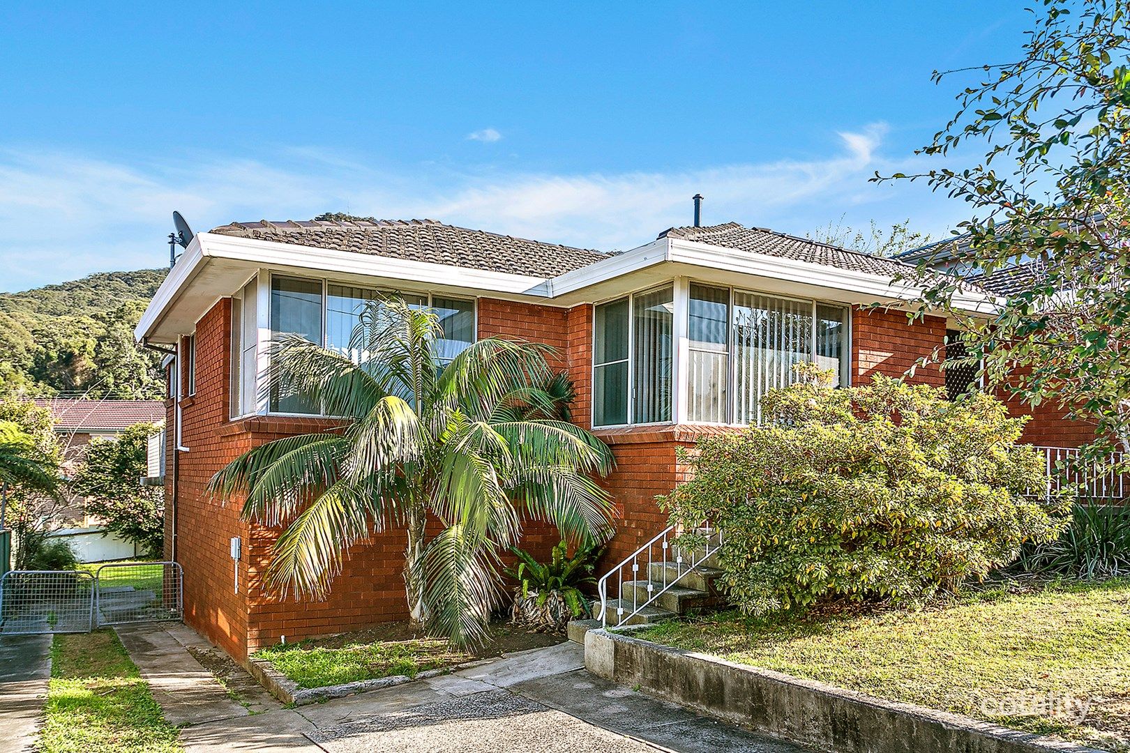 10 Meadow St, Corrimal, NSW 2518