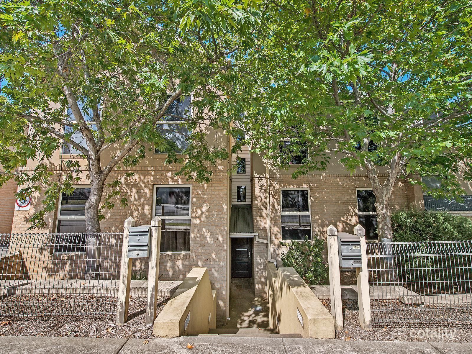 3/2 Grand Bvd, Montmorency, VIC 3094